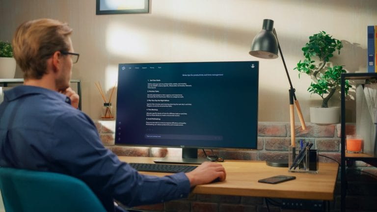 Cum revoluţionează IA generativă sectoarele media şi divertismentul în 2025 Cum revoluţionează IA generativă sectoarele media şi divertismentul în 2025