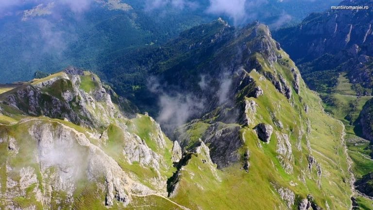 Vrei o drumeție de o zi? Încearcă traseul Bușteni – Omu prin Valea Jepilor Vrei o drumeție de o zi